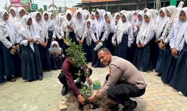 Sidoarjo-Asri-Sejuk-Green-Policing,-Polresta-Sidoarjo-Ajak-Pelajar-Peduli-Kelestarian-Lingkungan